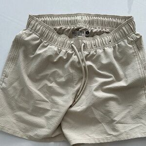 Hollister Men's Cream Shorts